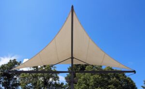 comment installer une voile ombrage