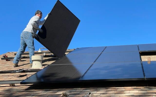 Surface panneau solaire pour logement