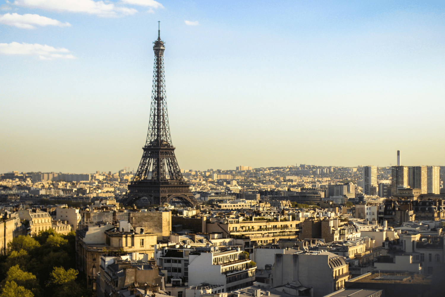 Vue aérienne sur la Tour Eiffel (7e arrondissement de Paris)